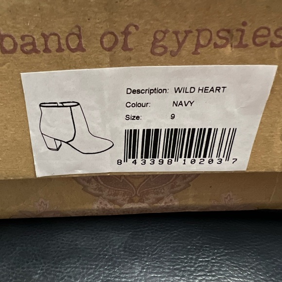 Band of Gypsies Wild Heart Embroidered Heel Booties Navy Blue Tribal Pattern - Picture 8 of 8